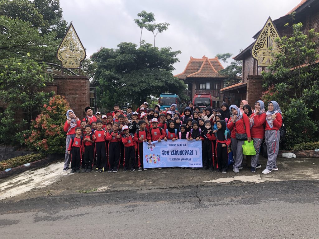Keseruan Outbound Anak SD Kedungpari di Asriloka Wonosalam