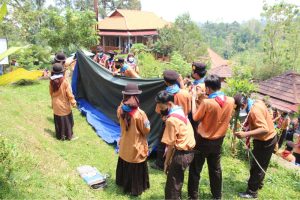 Serunya Petualangan Outbound Pramuka di Asriloka Wonosalam