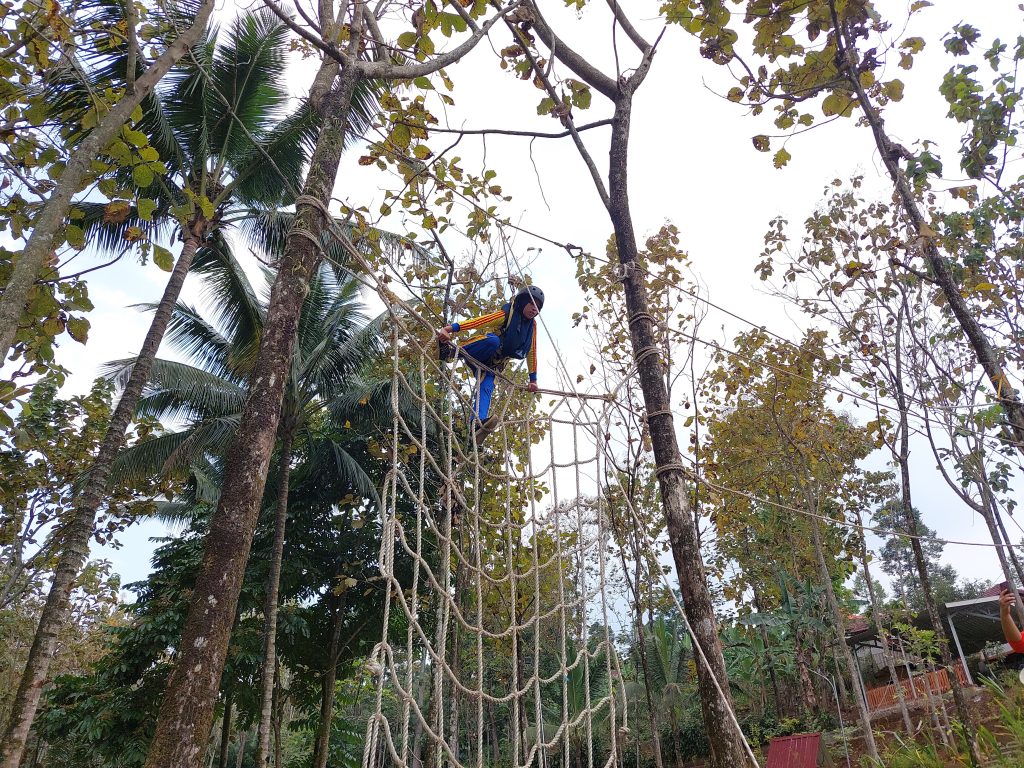 Wahana Outbound & Flaying Fox