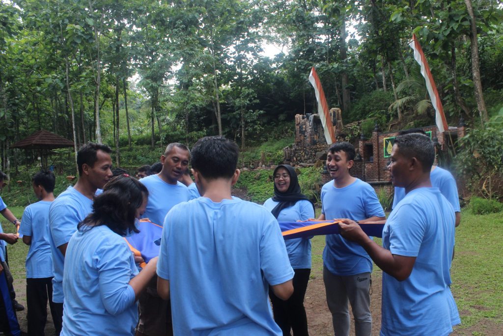 Apa itu Employ Gathering?