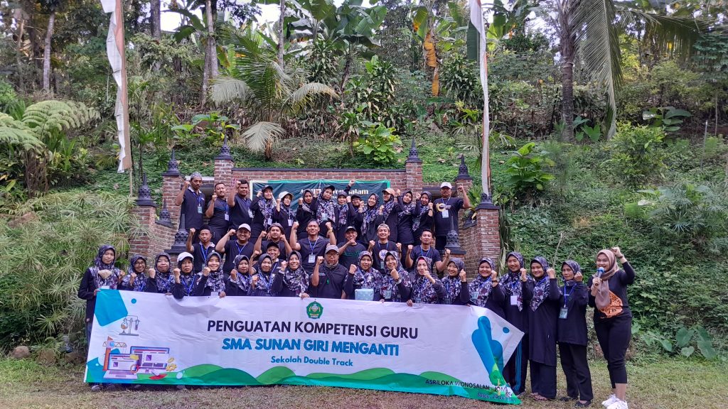 workshop dan outbound training guru SMA Sunan Giri Menganti